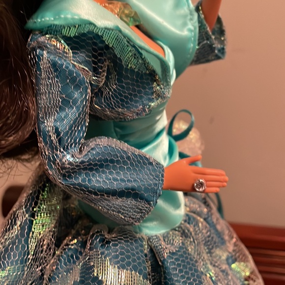 Emerald Elegance 1996 Barbie Limited Edition. - Picture 6 of 15